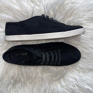 Nine West slip on sneaker size 9